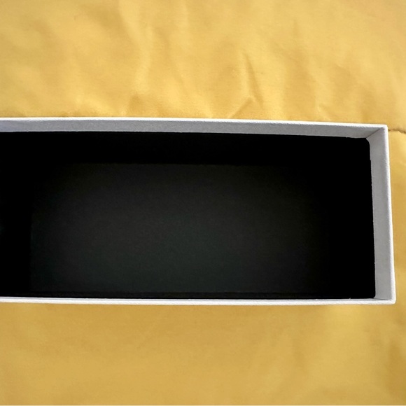 Empty Chanel Box-unused - Picture 2 of 5